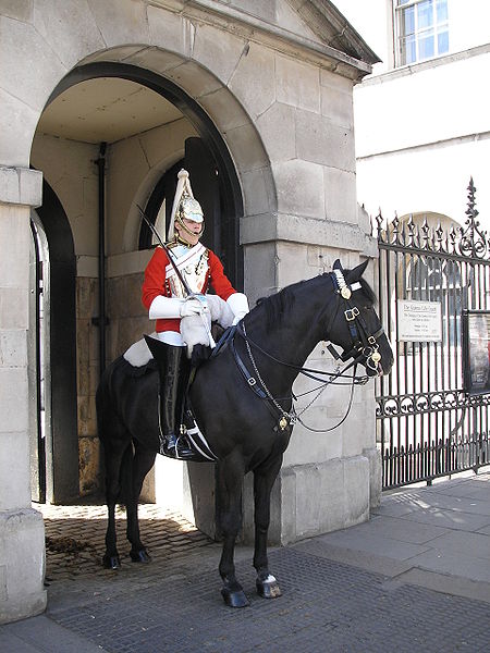 Horse_Guards,_London_April_2006_026.jpg